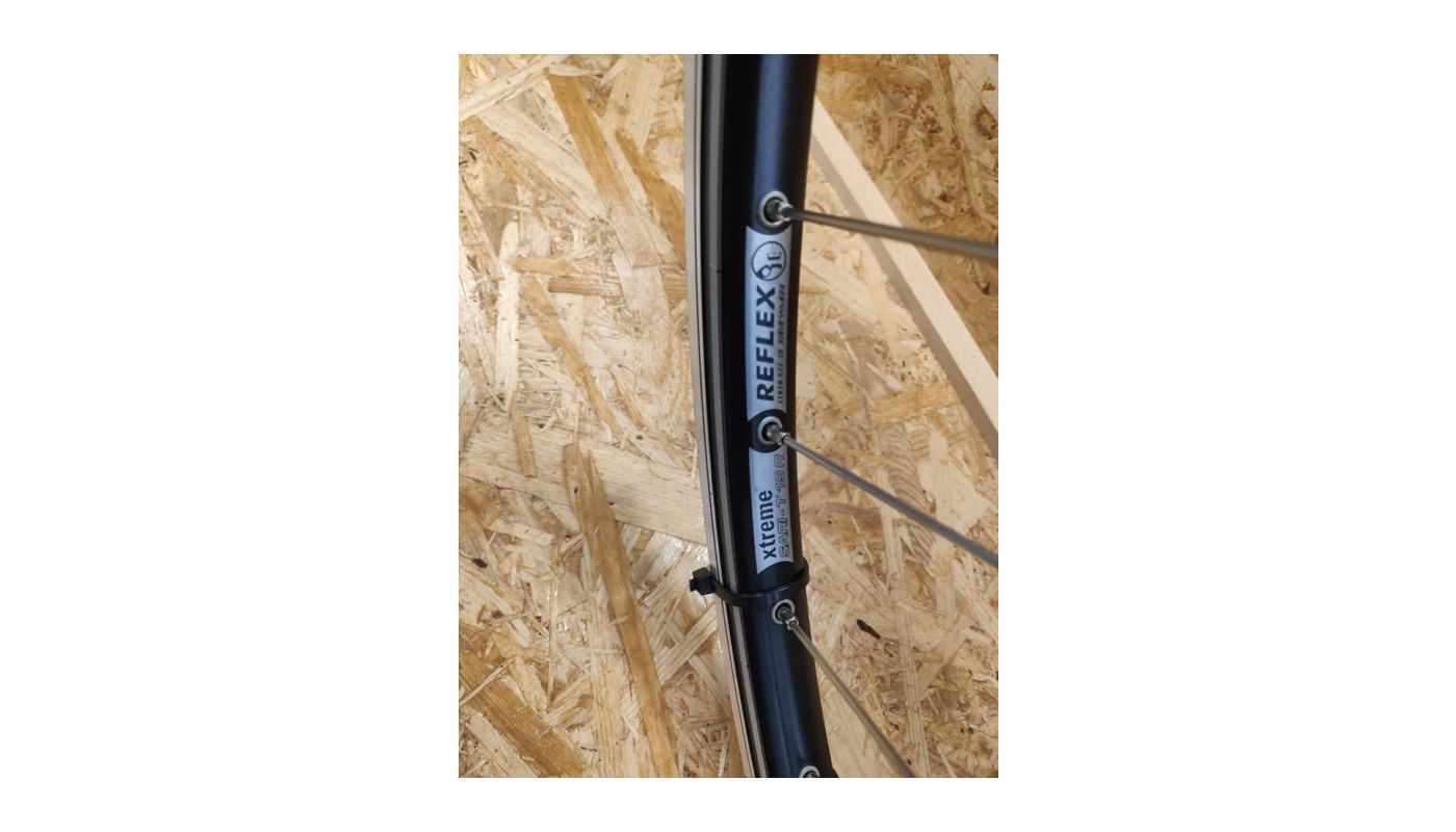 Zapletené kolo Xtreme/Shimano Deore 28" Přední - 3